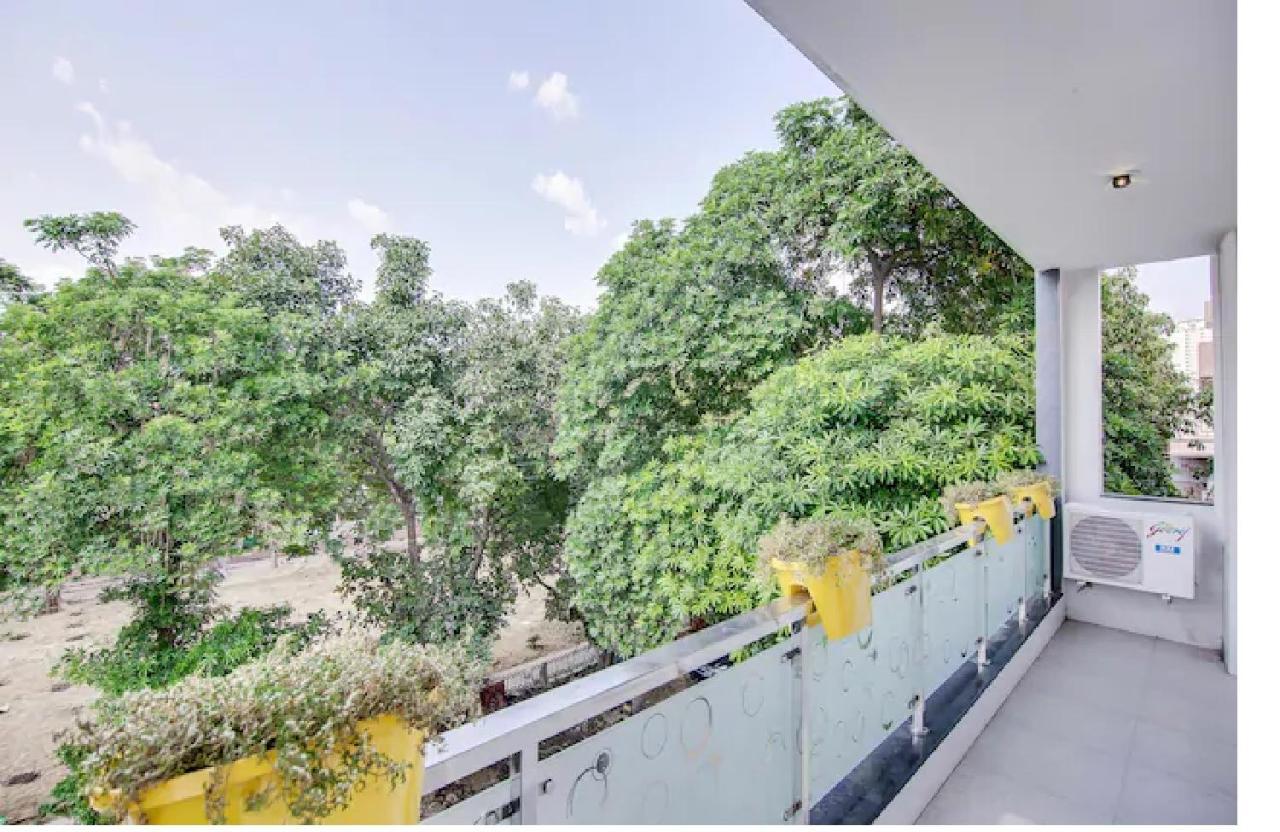 Nuab House - Near Fortis, Max, Medanta, Paras Hospitals And Huda Metro Gurgaon Buitenkant foto