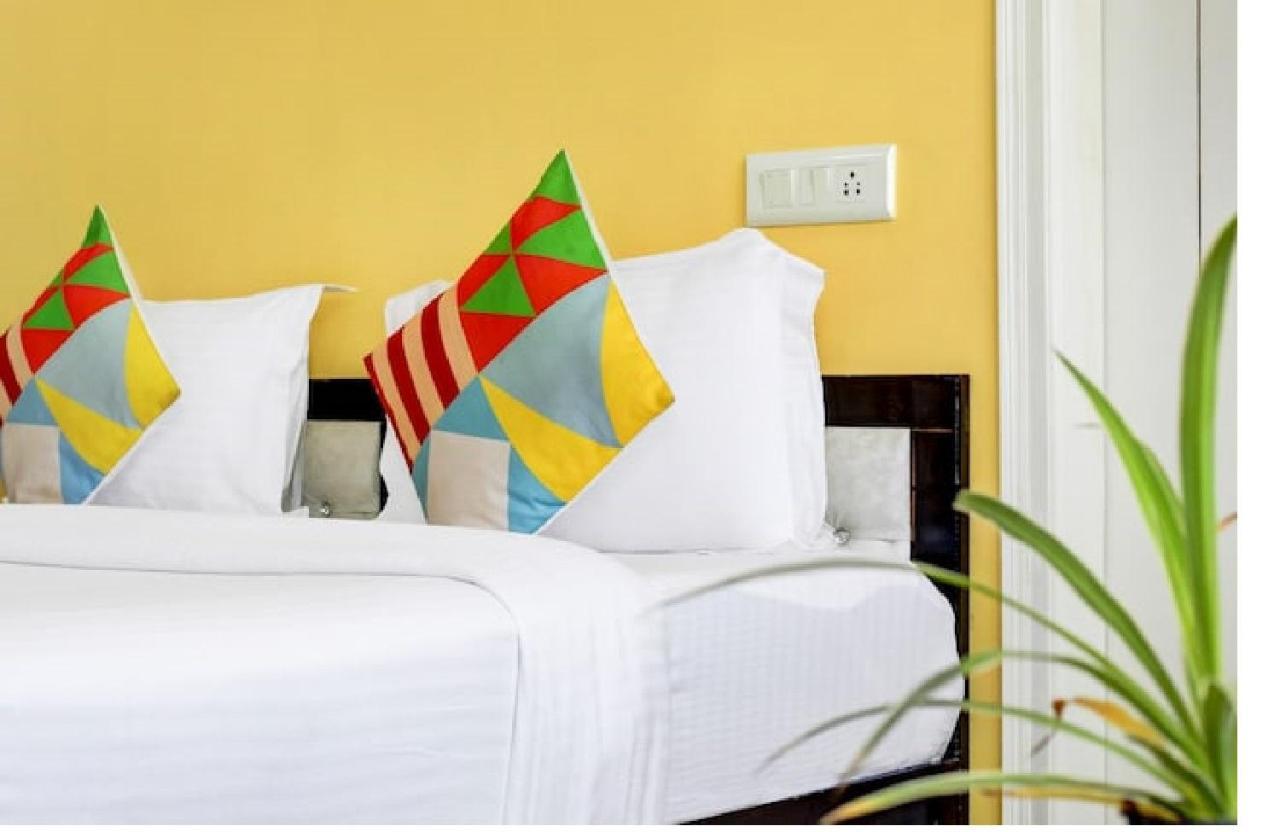 Nuab House - Near Fortis, Max, Medanta, Paras Hospitals And Huda Metro Gurgaon Buitenkant foto