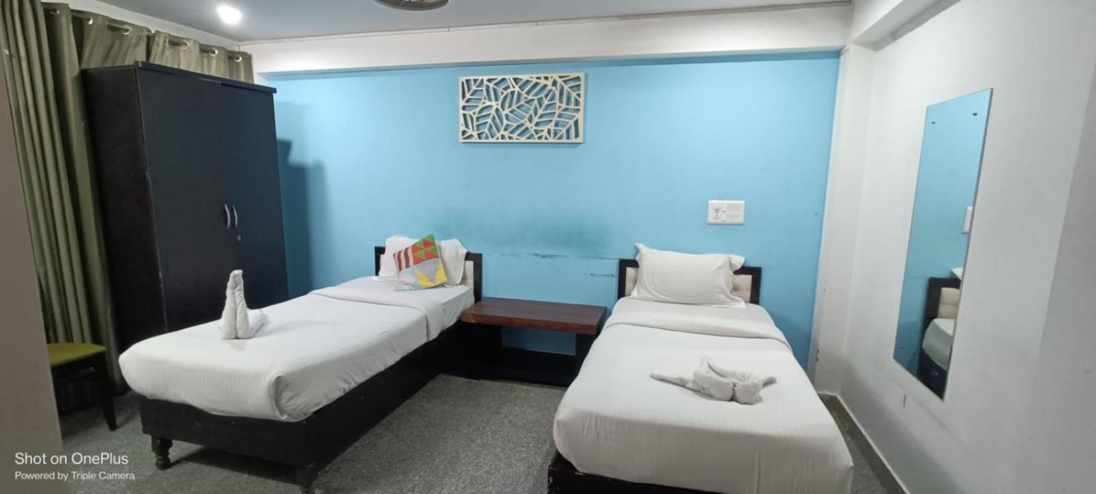 Nuab House - Near Fortis, Max, Medanta, Paras Hospitals And Huda Metro Gurgaon Buitenkant foto